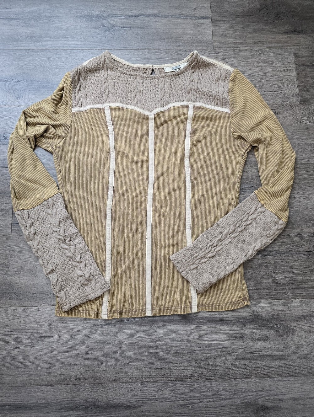 Gimmicks Tan-mustard yellow ribbed knit long-sleeve top Size Large